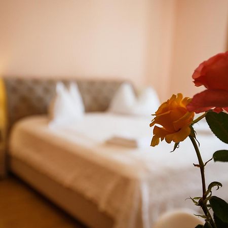 Charming Villa In A Private Mountain Resort Brassó Kültér fotó