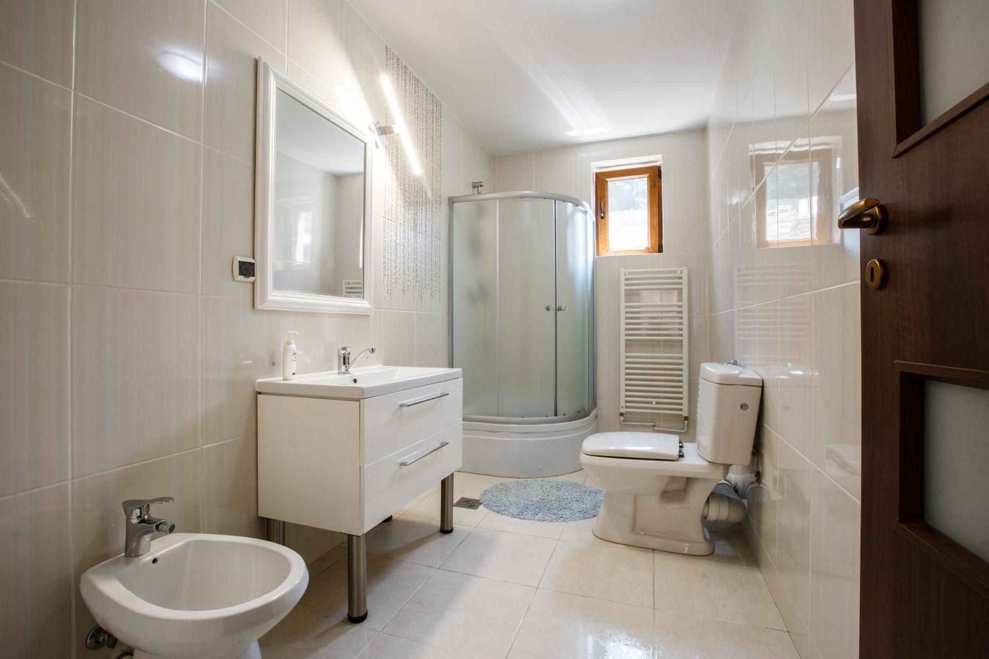 Charming Villa In A Private Mountain Resort Brassó Kültér fotó