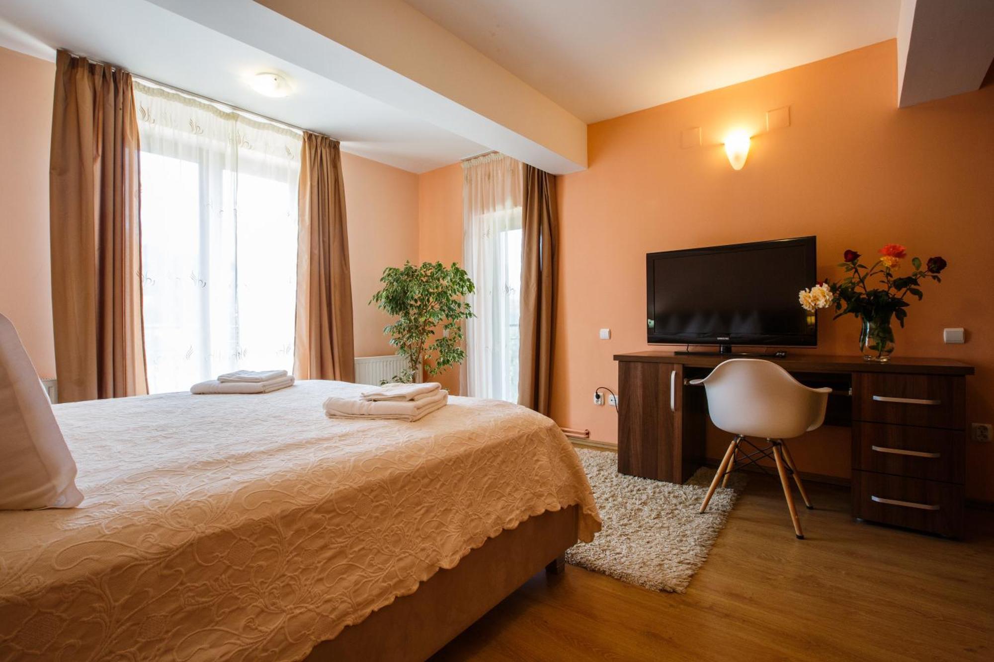 Charming Villa In A Private Mountain Resort Brassó Kültér fotó