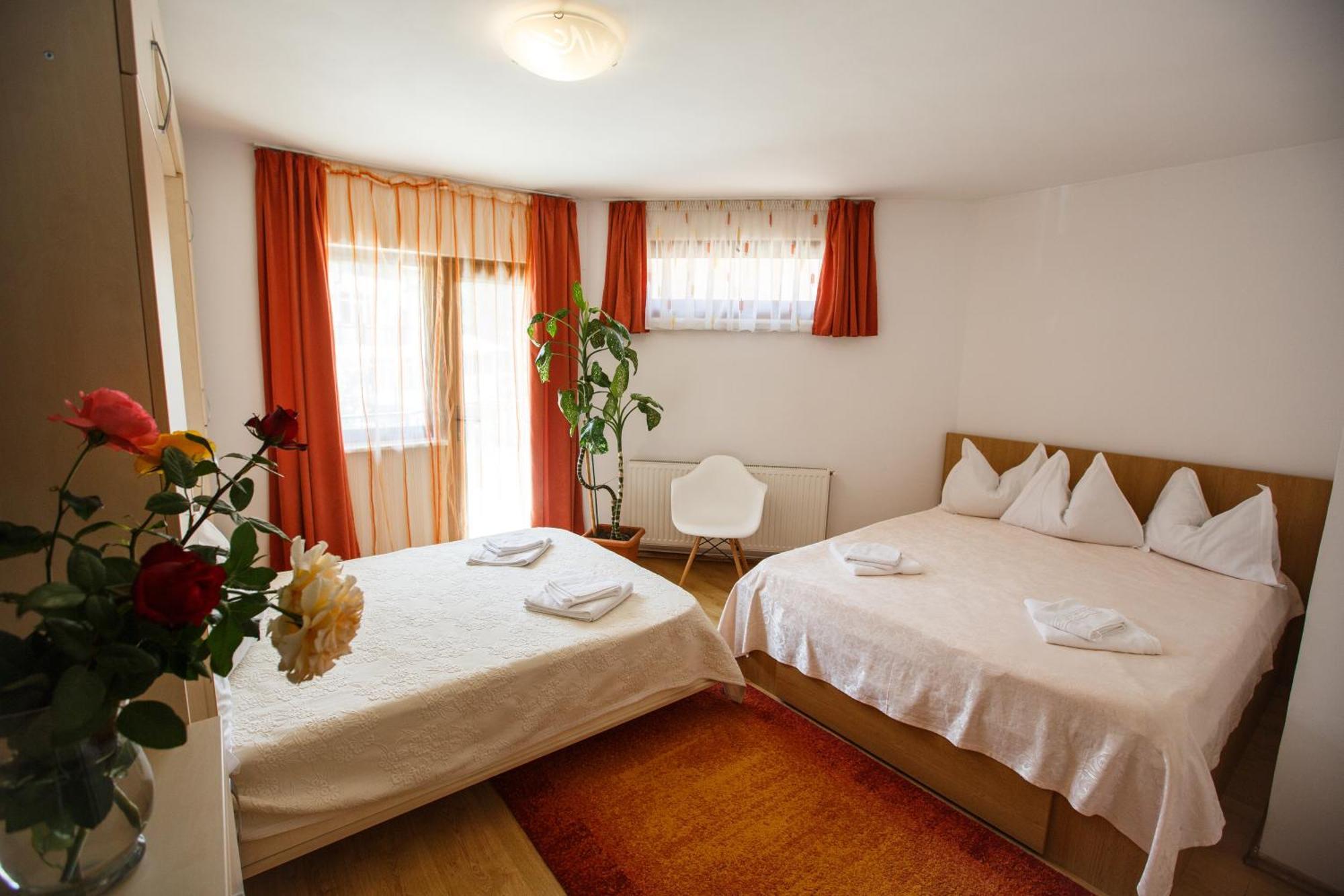 Charming Villa In A Private Mountain Resort Brassó Kültér fotó