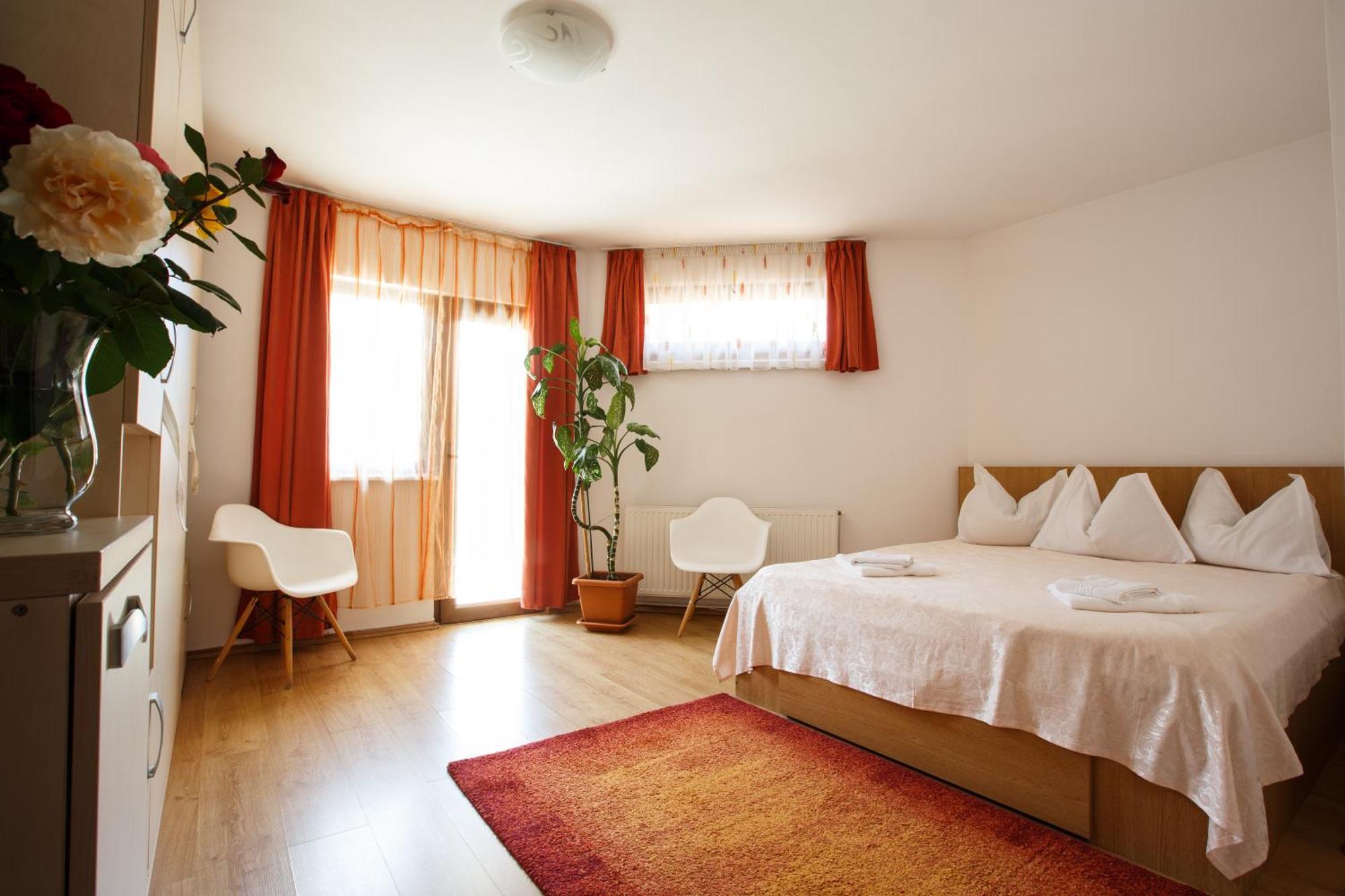 Charming Villa In A Private Mountain Resort Brassó Kültér fotó