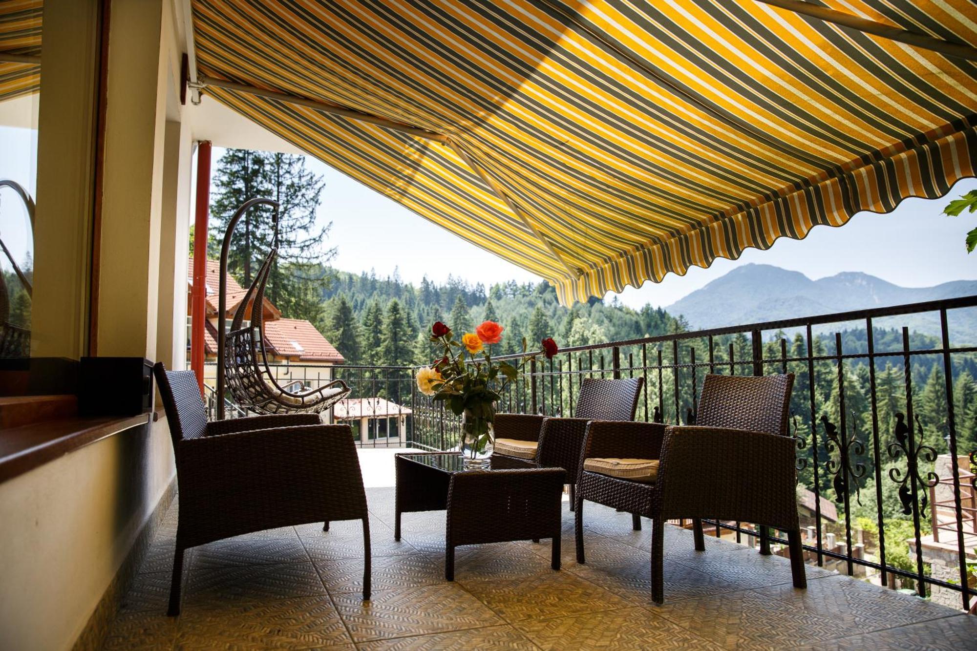 Charming Villa In A Private Mountain Resort Brassó Kültér fotó